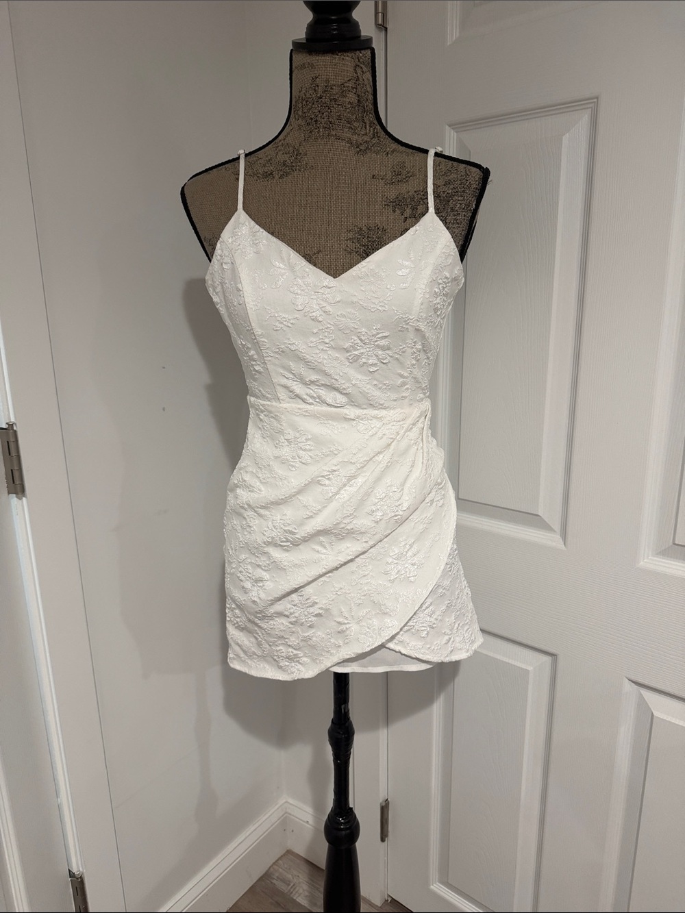 Storia White Lace Spaghetti Strap Wrap-Front Mini Dress